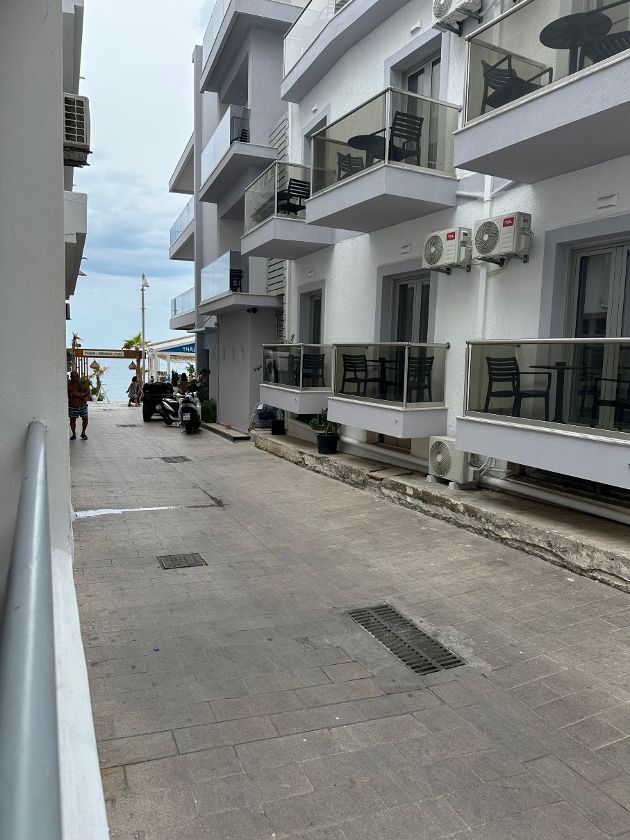 Azure Mare Hotel-旅行者
