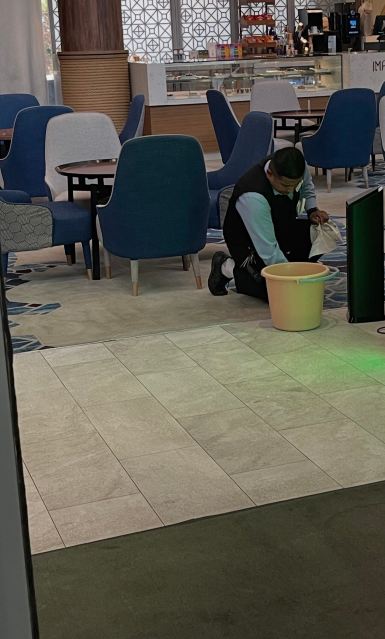 朱拜尔套房假日酒店-旅行者
