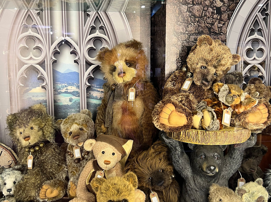 Charlie Bears Gallery & Shop-朗塞斯顿必去景点