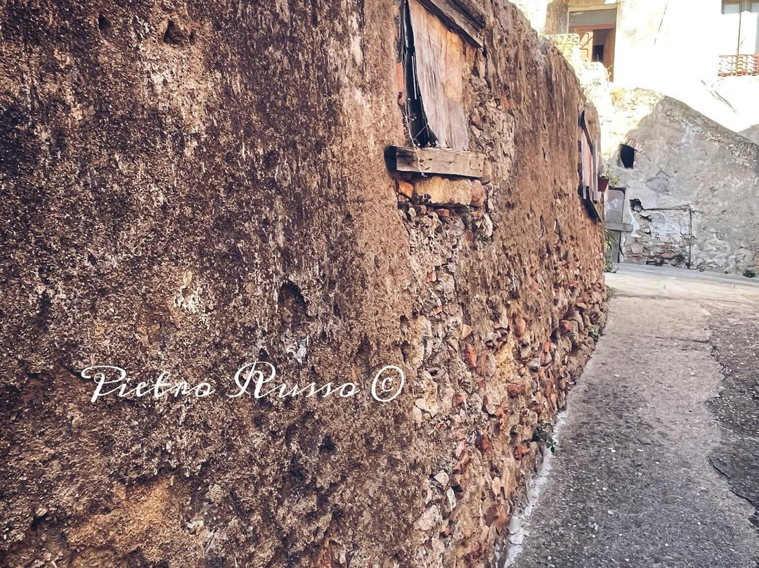 Via Trinità (A Vineddra)-Strongoli必去景点