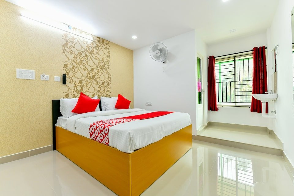 OYO Flagship 23211 Green Line Residency