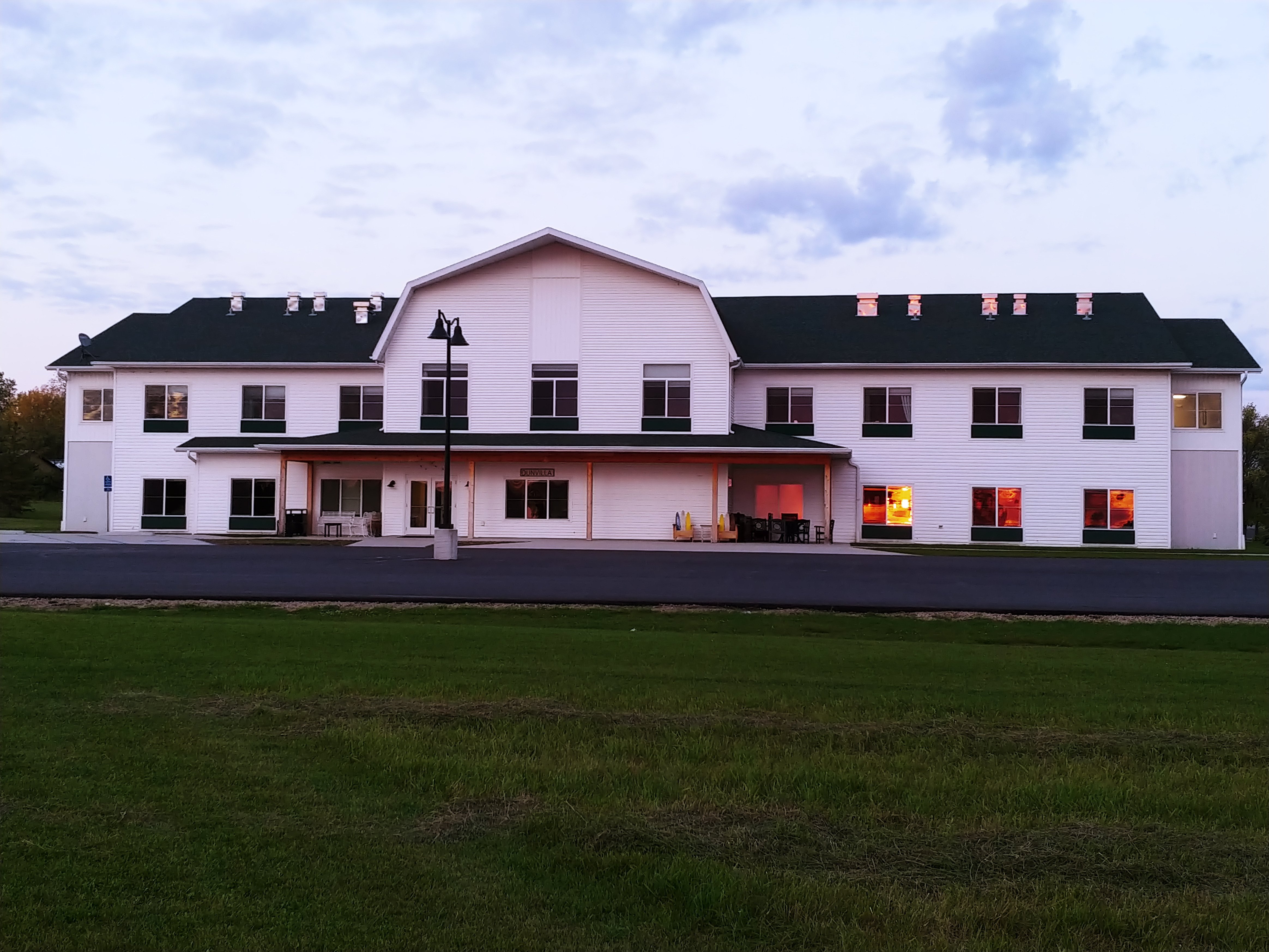 Lakes Inn at Dunvilla-官方