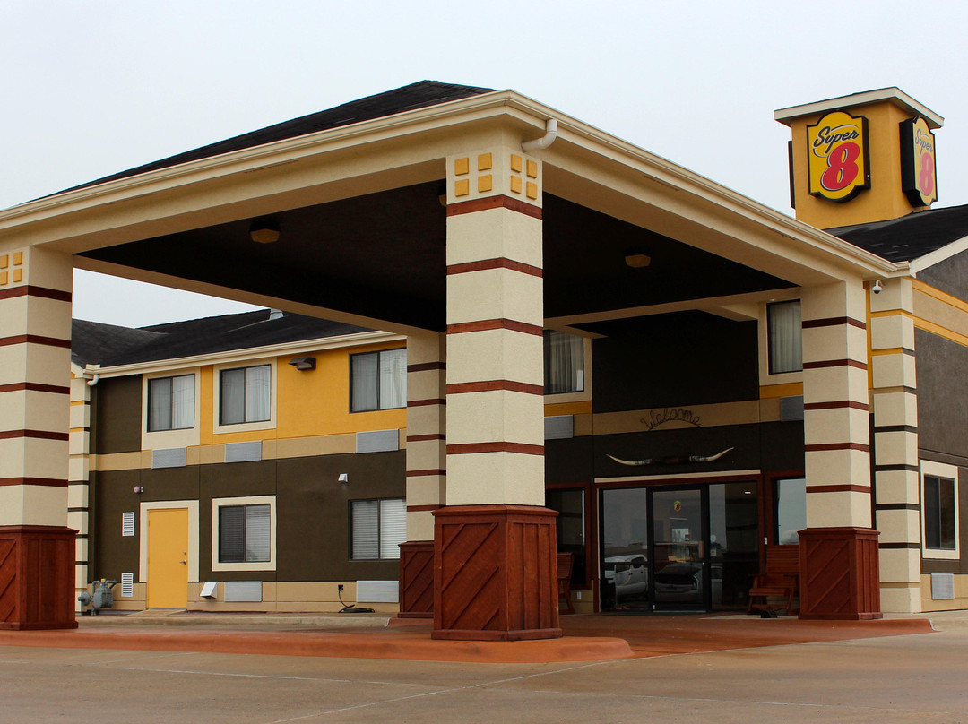 Super 8 by Wyndham Victoria/North/Mall Area