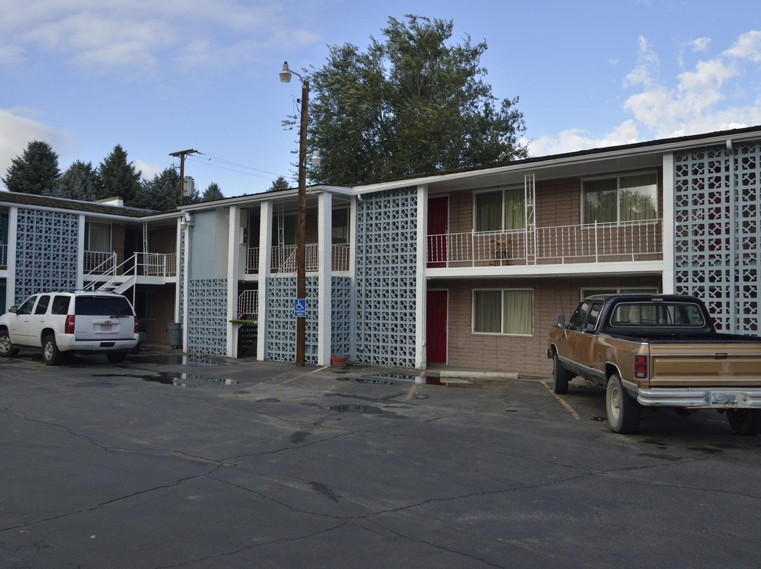 Town House Motor Inn