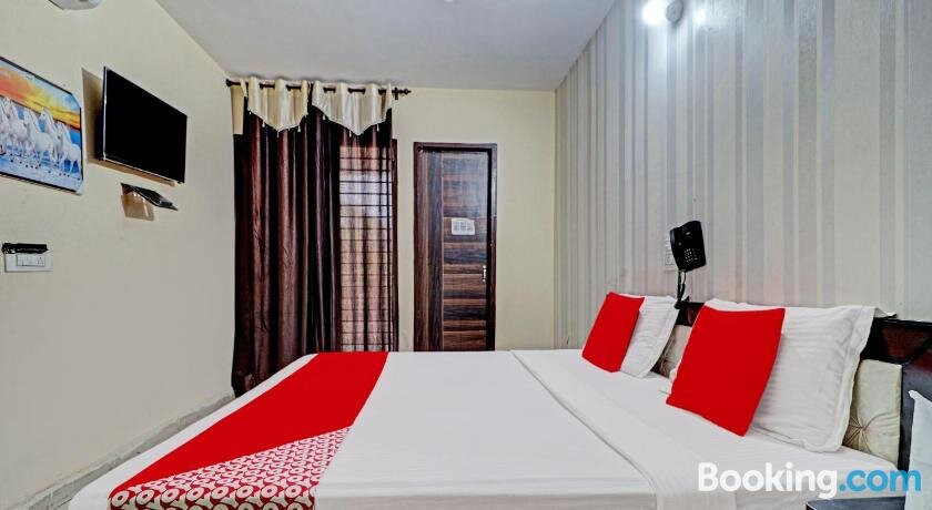 OYO 37658 King Palace