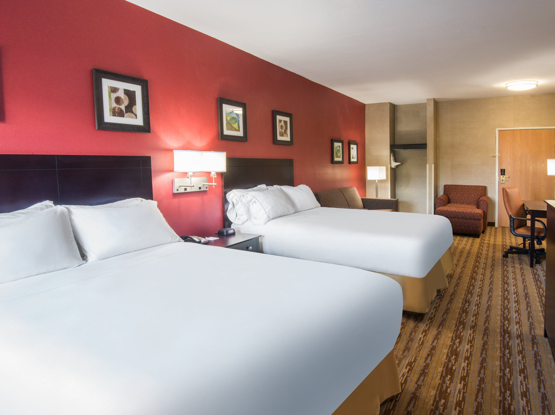 Holiday Inn Express & Suites Wauseon By IHG主图