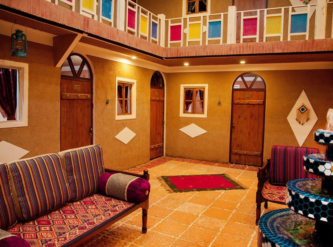 Khansar酒店住宿-Saam Traditional Hotel