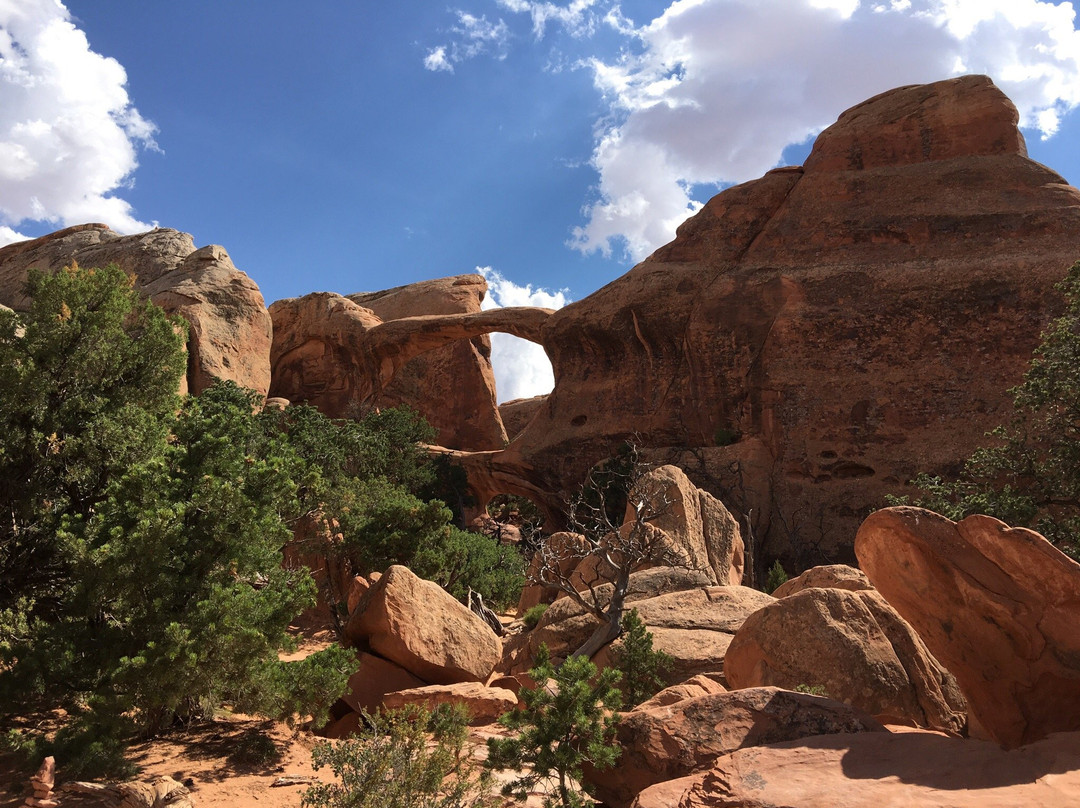 Thompson旅游景点-双零拱门