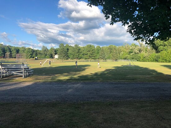 Emerald Lake Trailer Resort & Water Park-Puslinch必去景点