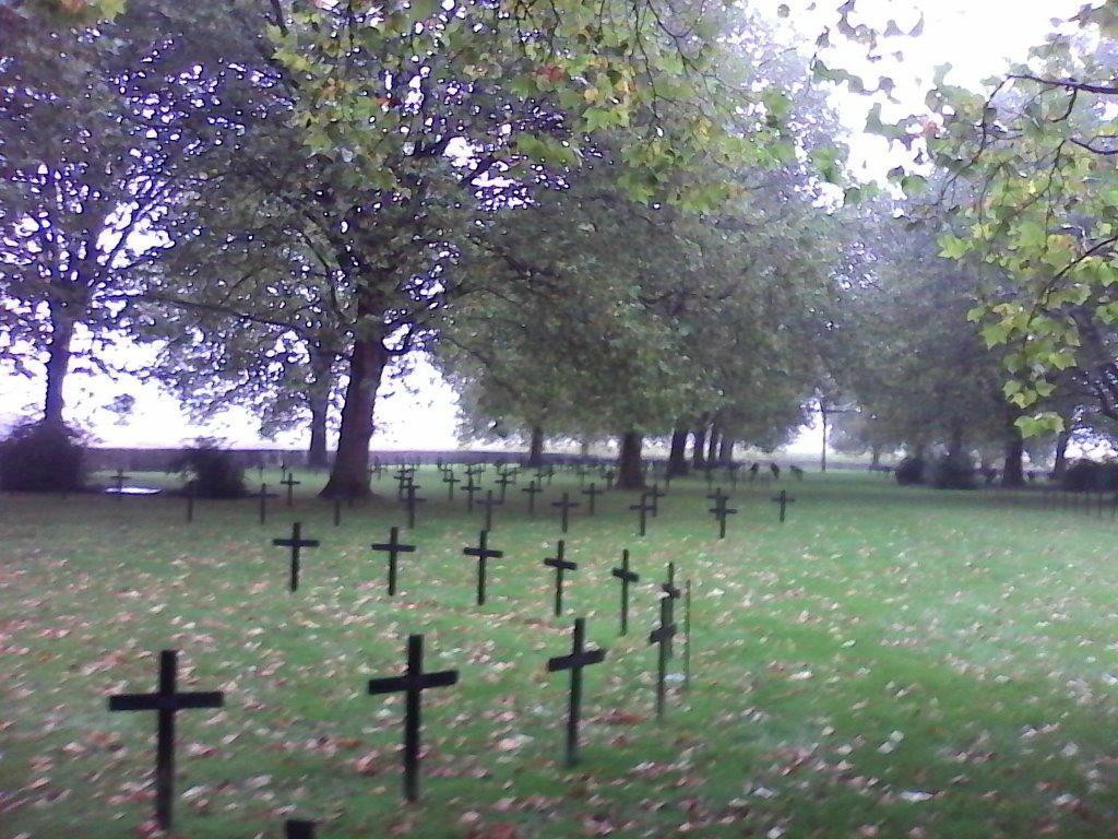 Cimetiere Militaire Allemand de Illies景点图片