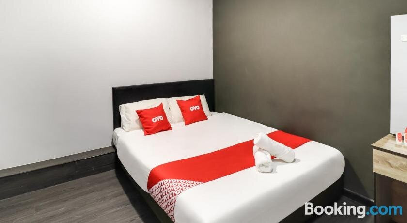 OYO 89381 Moonnight Hotel