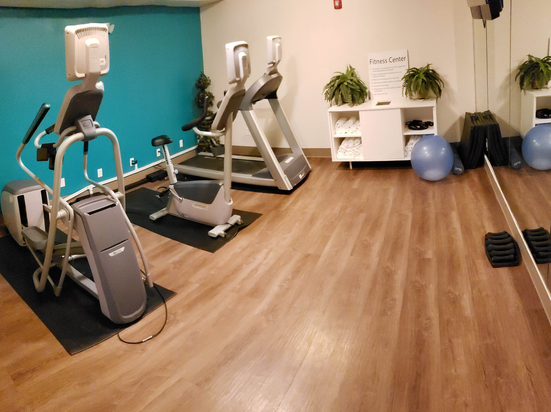 欧塞奇比奇酒店住宿-Holiday Inn Express Osage Beach - Lake Of The Ozarks By IHG