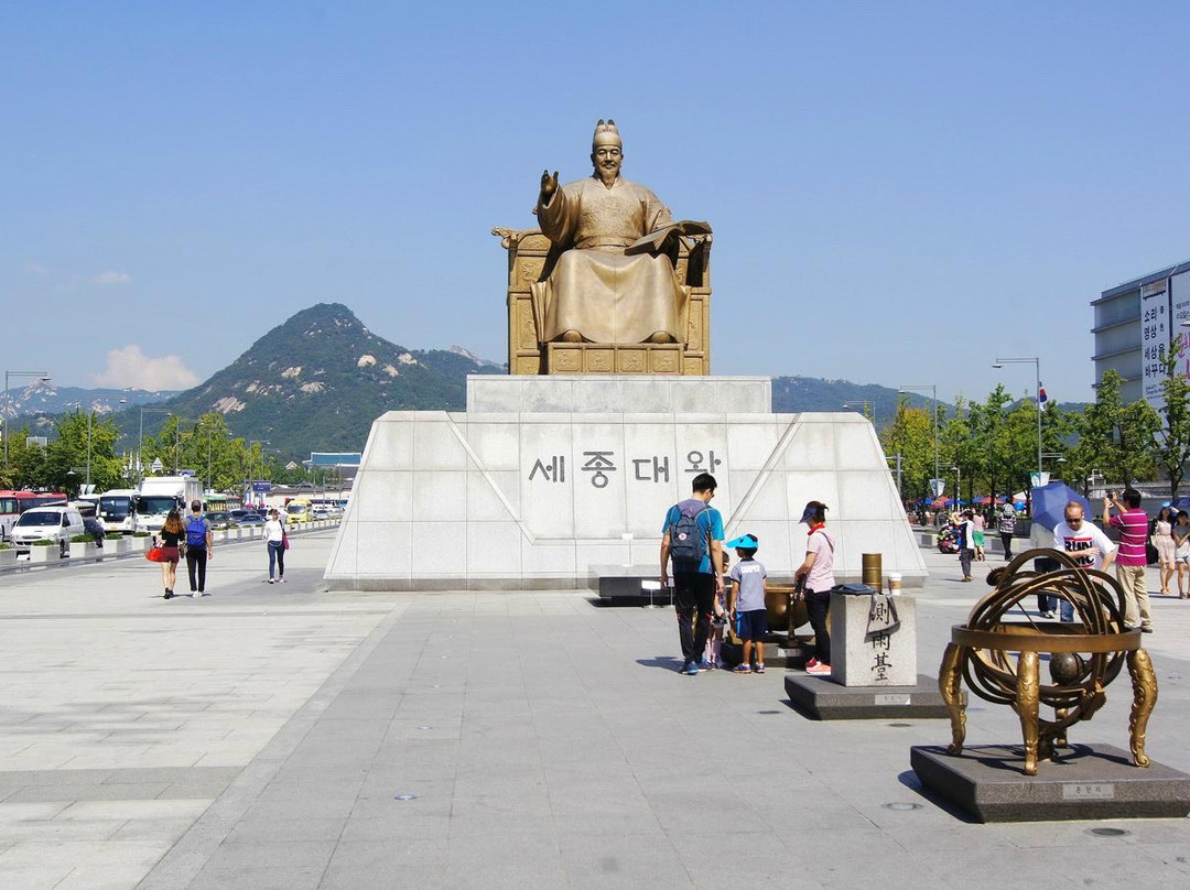 Statue of Sejong the Great景点图片
