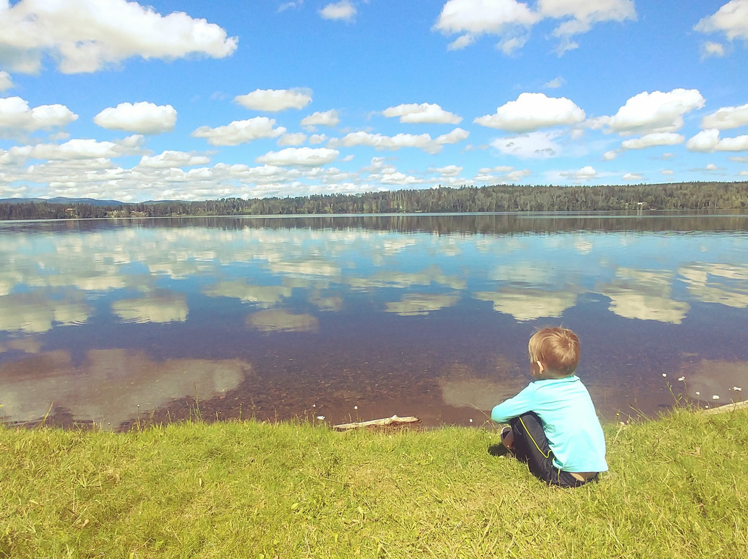 Puntchesakut Lake Provincial Park景点图片