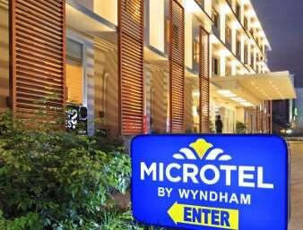 Microtel by Wyndham Acropolis, Quezon City