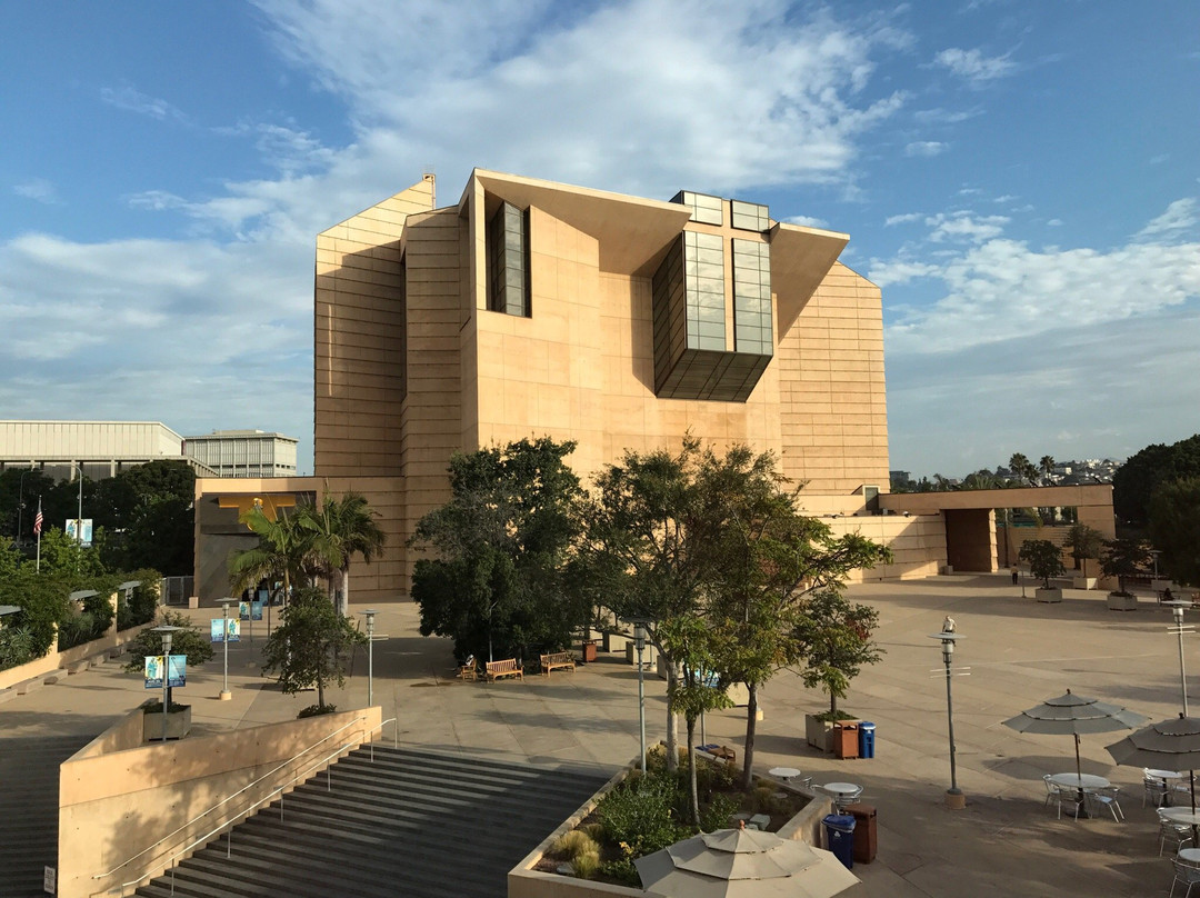 天使之女天主教大教堂