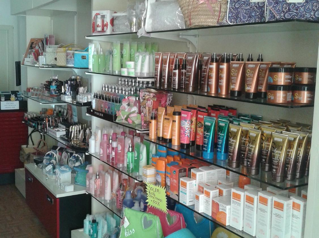 Momenti Di Vanita - Profumeria Cosmetica Accessori景点图片