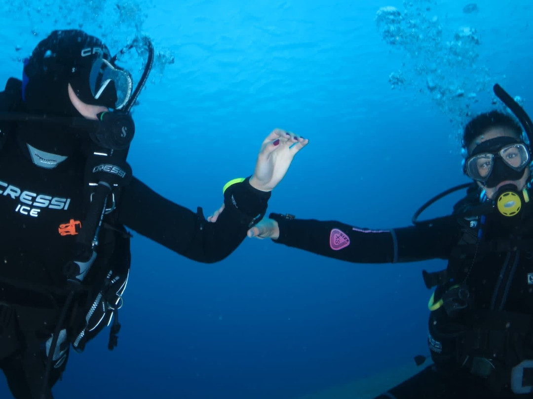 Lanzarote Buceo-卡门港必去景点