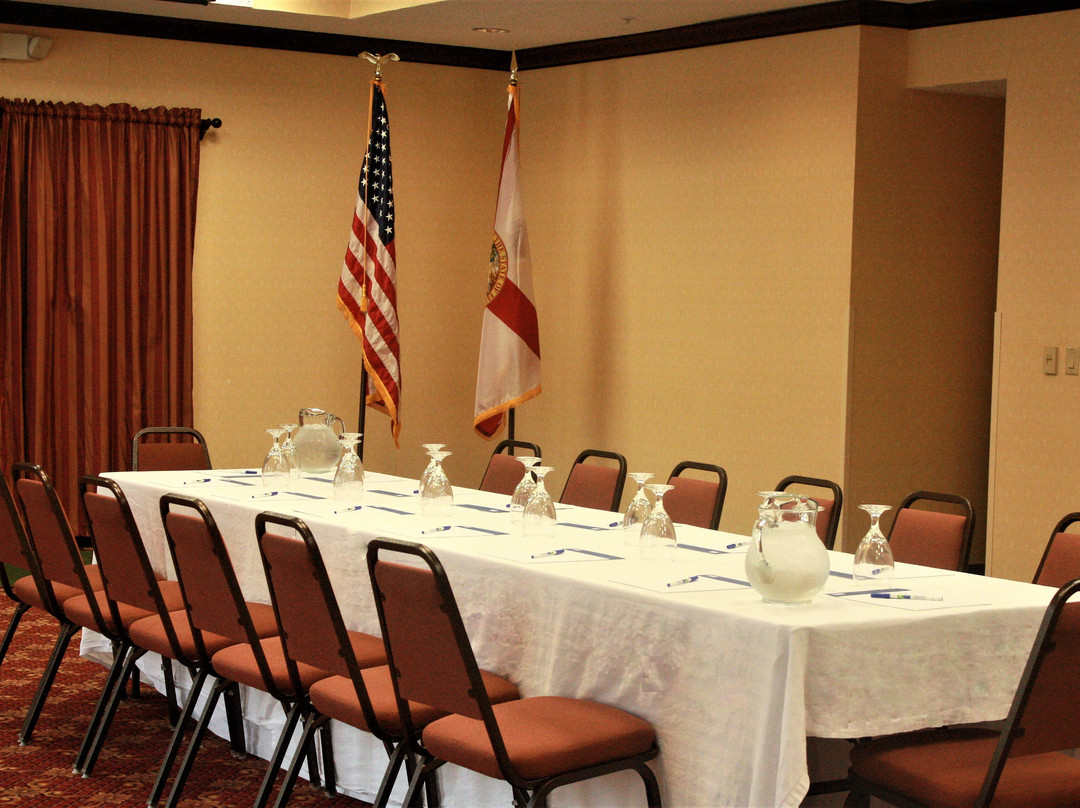 斯普林希尔快捷假日&套房酒店主图