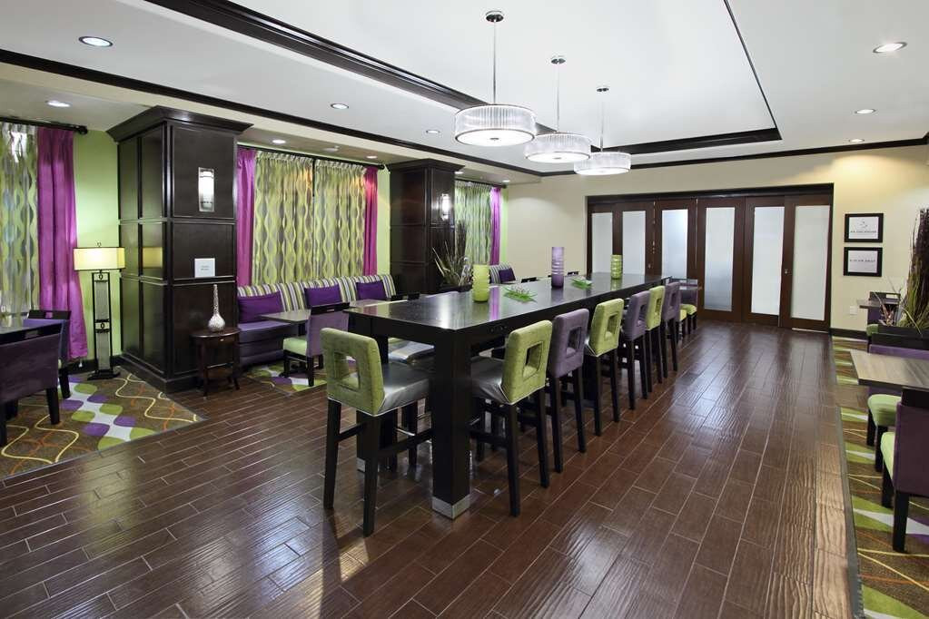 Hampton Inn Beeville主图