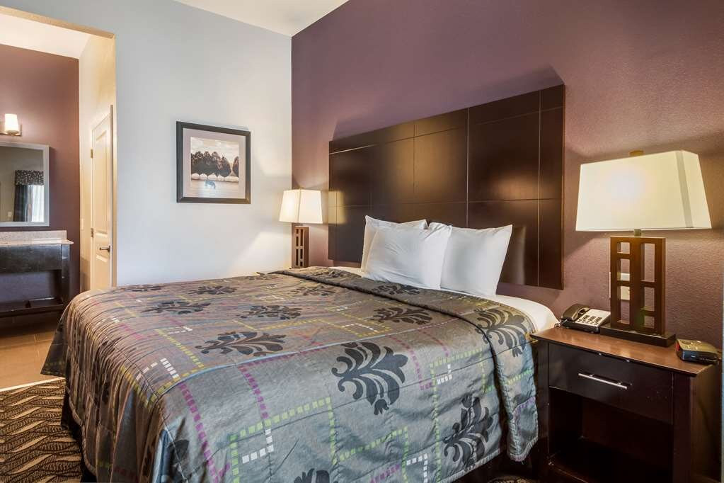 普莱森顿骑士旅馆贝尔蒙特客栈及套房酒店主图