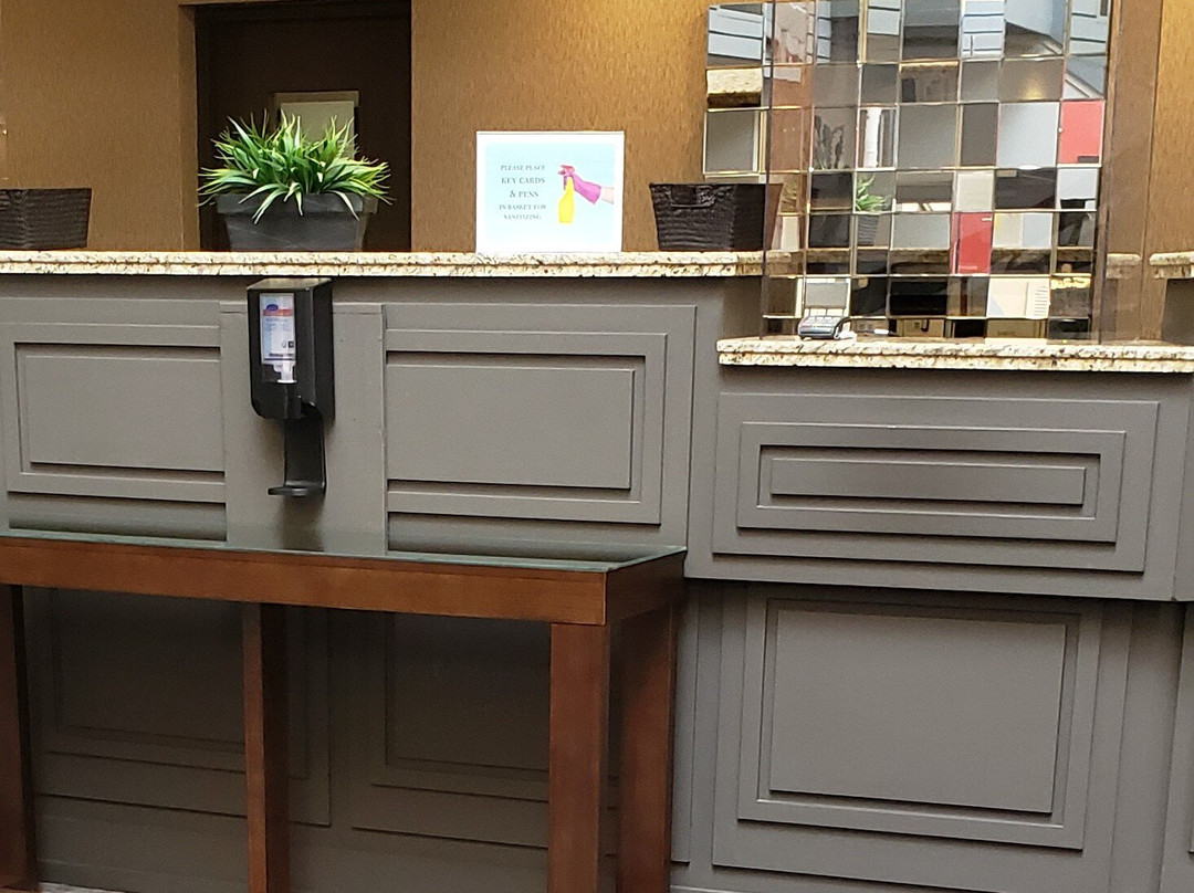 Travelway Inn Sudbury主图