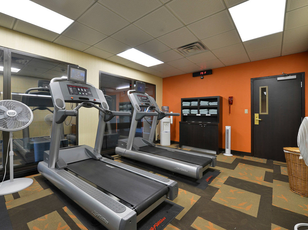 本顿维尔万怡酒店主图