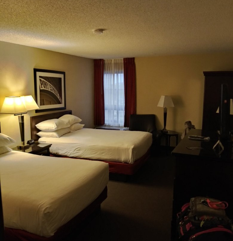 Drury Inn & Suites St. Joseph主图