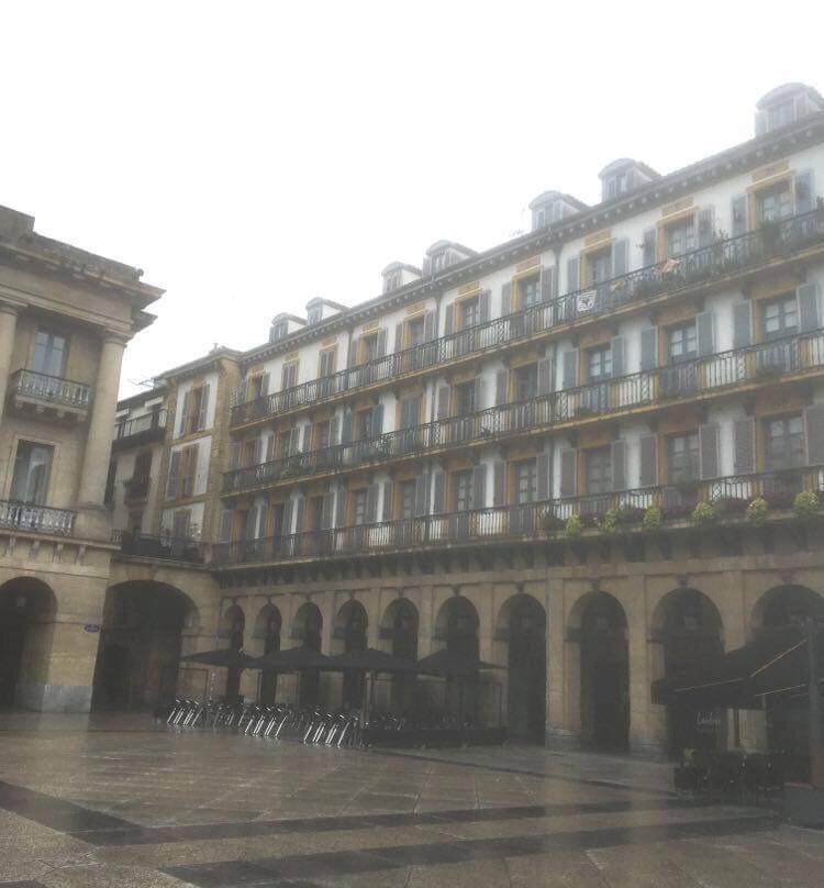 Konstituzio Plaza景点图片