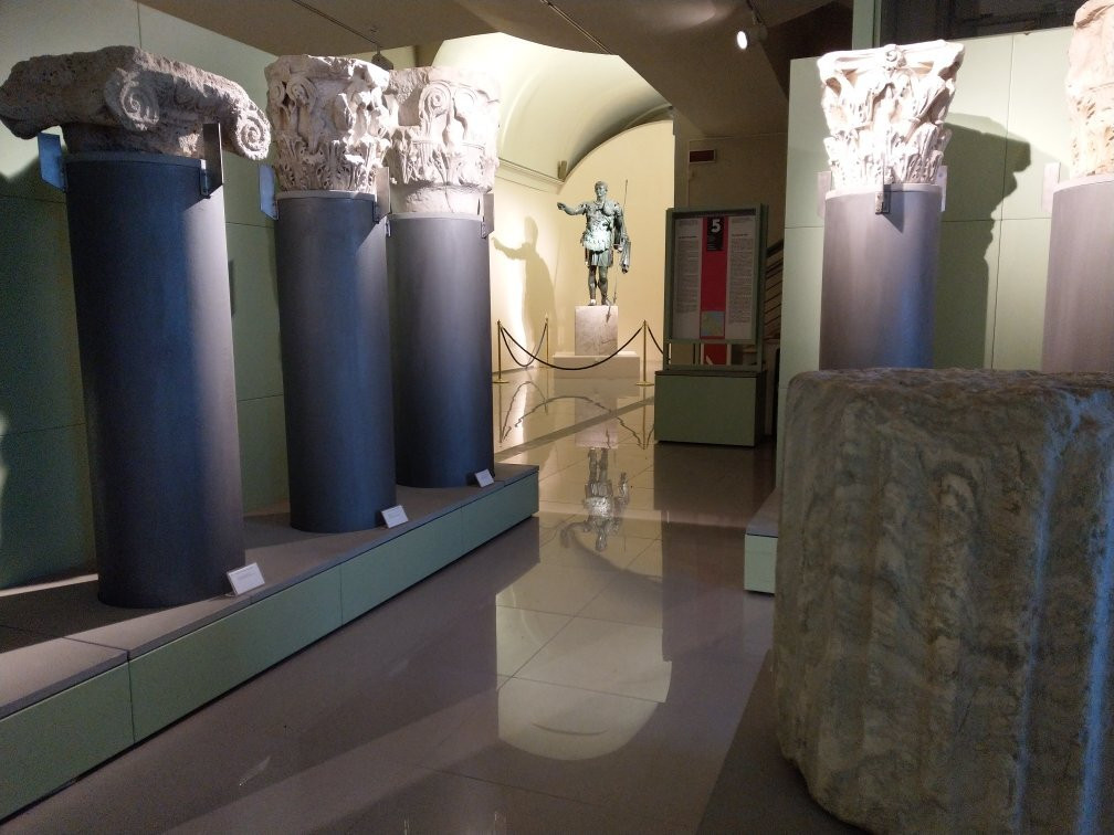 Museo Civico Archeologico e Pinacoteca Edilberto Rosa-Amelia必去景点