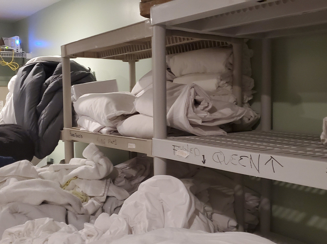 Catalina Court主图