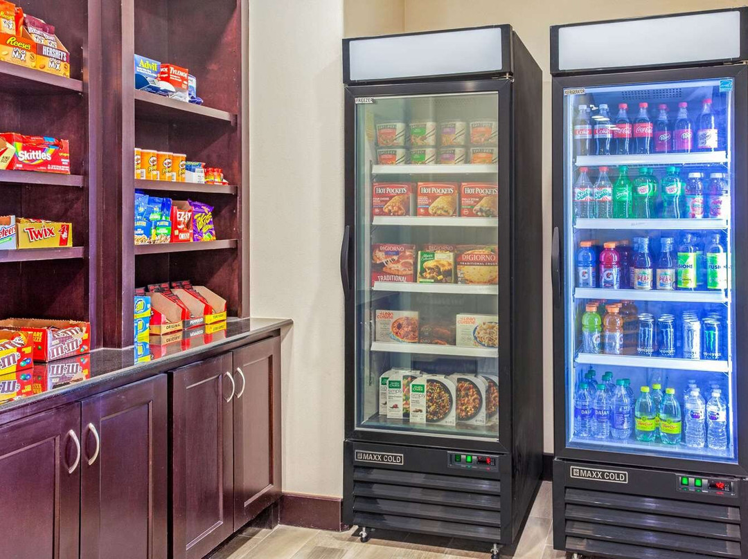 La Quinta Inn & Suites by Wyndham Gonzales TX主图