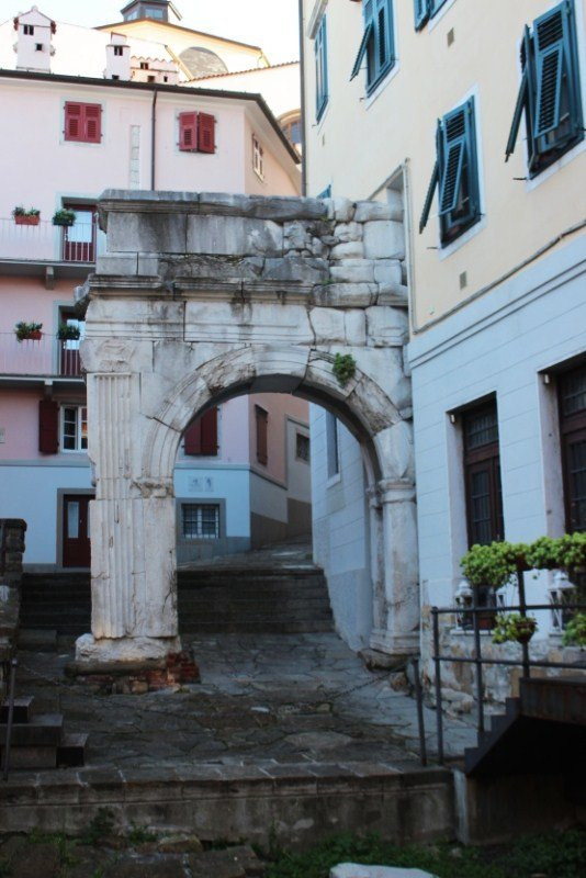 Arco di Riccardo-的里雅斯特必去景点