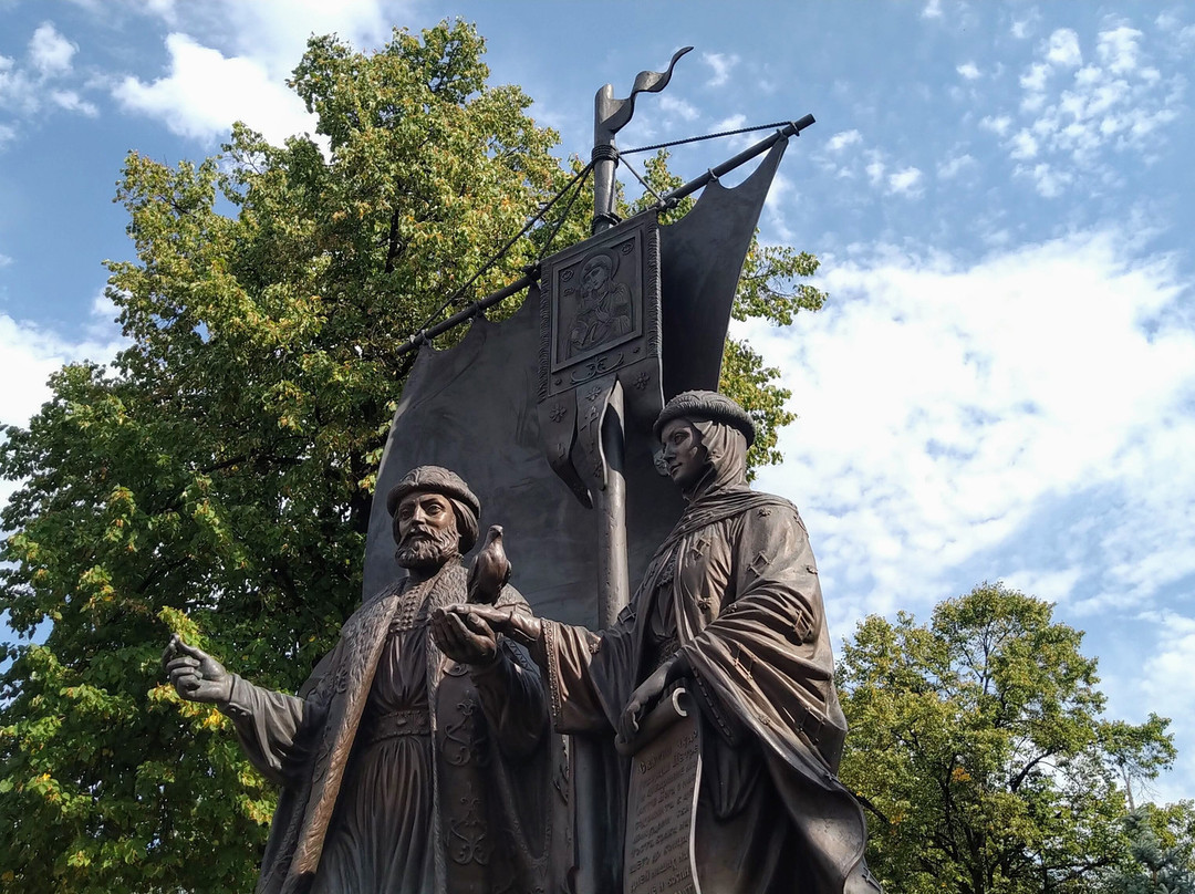 Monument to Peter and Fevronia景点图片