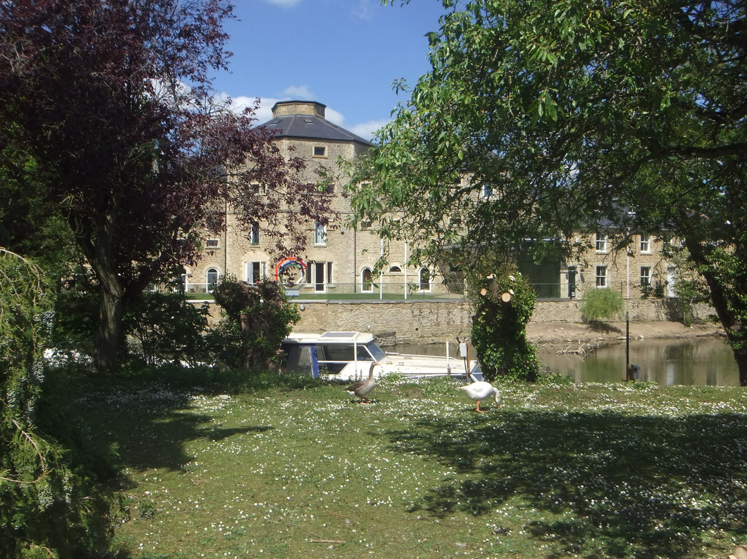 Abingdon Bridge Marine景点图片
