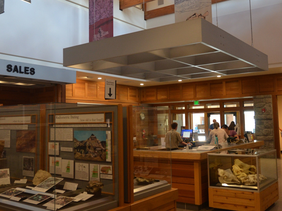 Thomas Condon Paleontology Center景点图片
