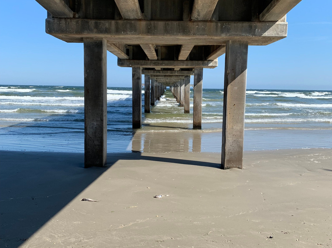 Horace Caldwell Fishing Pier-阿兰瑟斯港必去景点