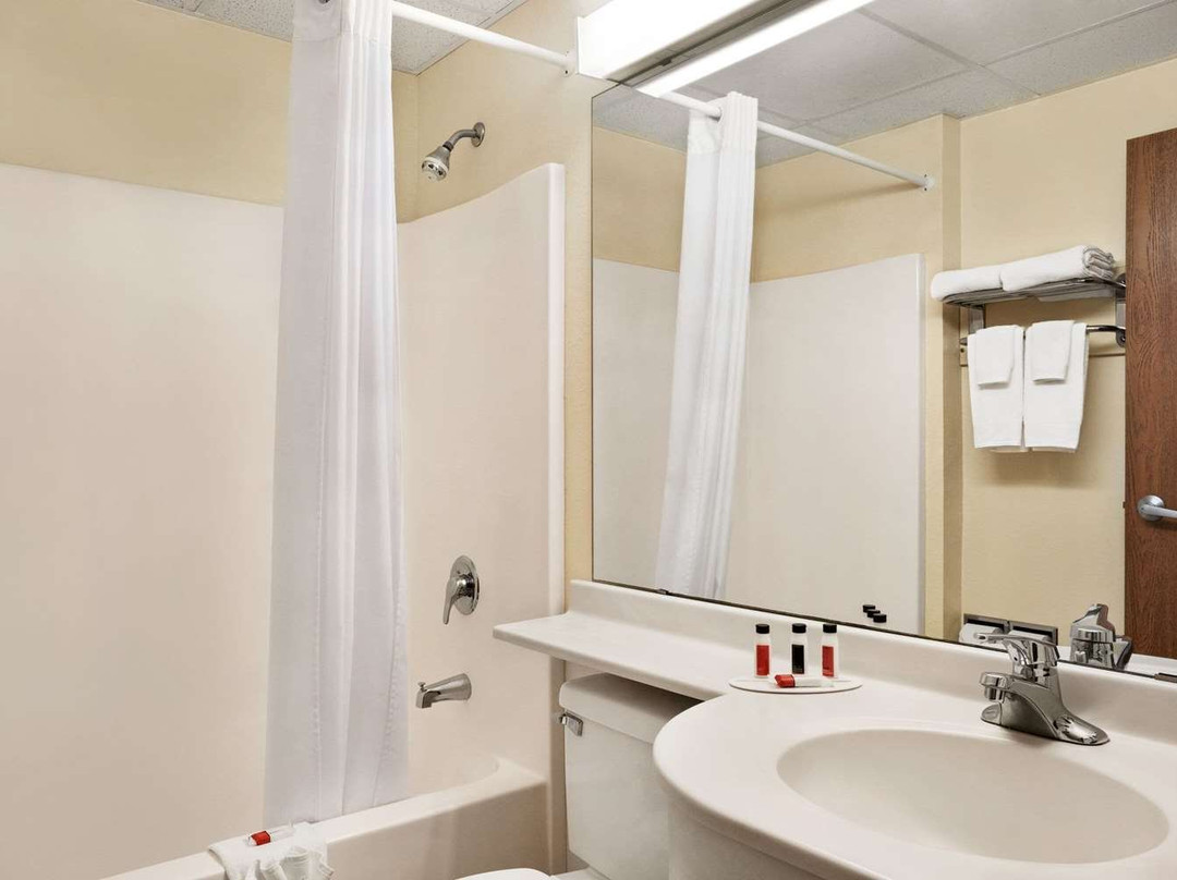 Travelodge by Wyndham Fort Scott主图