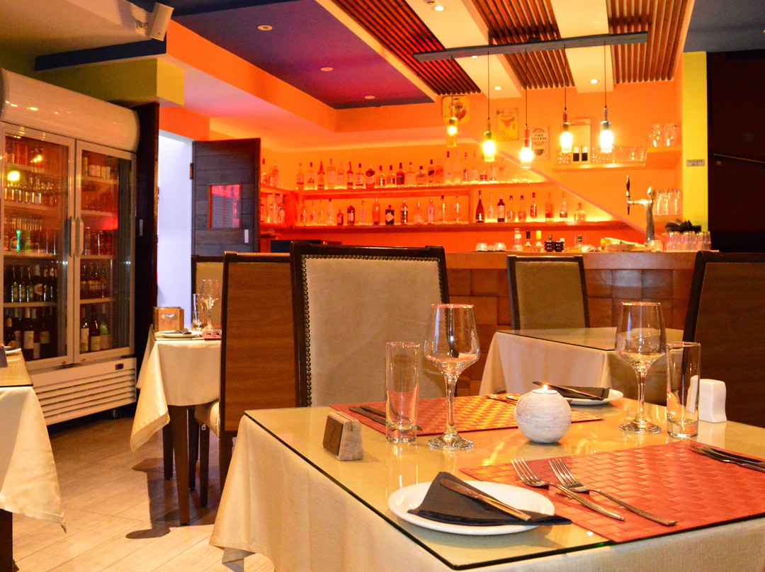 Farmhouse Restaurant & Lounge Bar