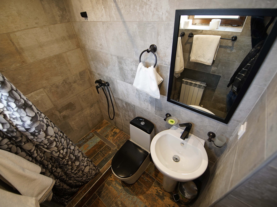 Gnishik Visitor Center主图