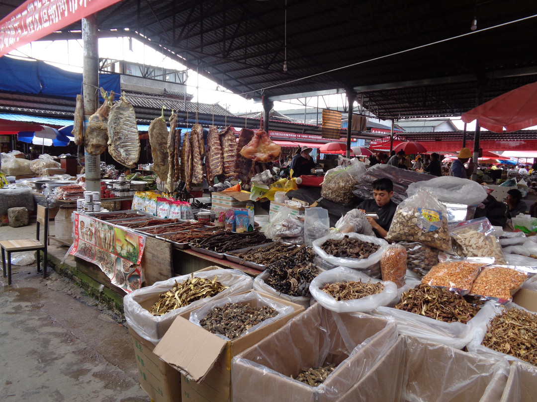 古城忠义市场-丽江市必去景点