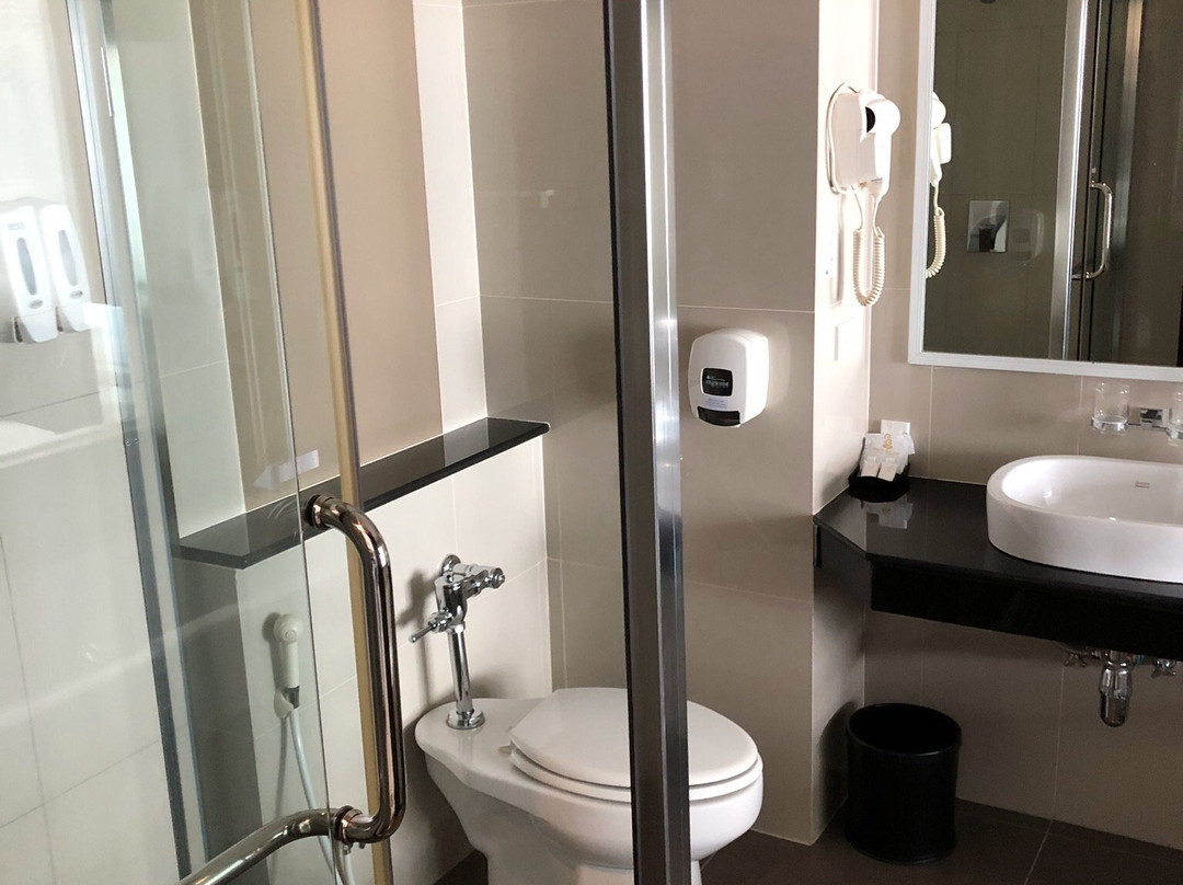 罗勇金色城市酒店主图