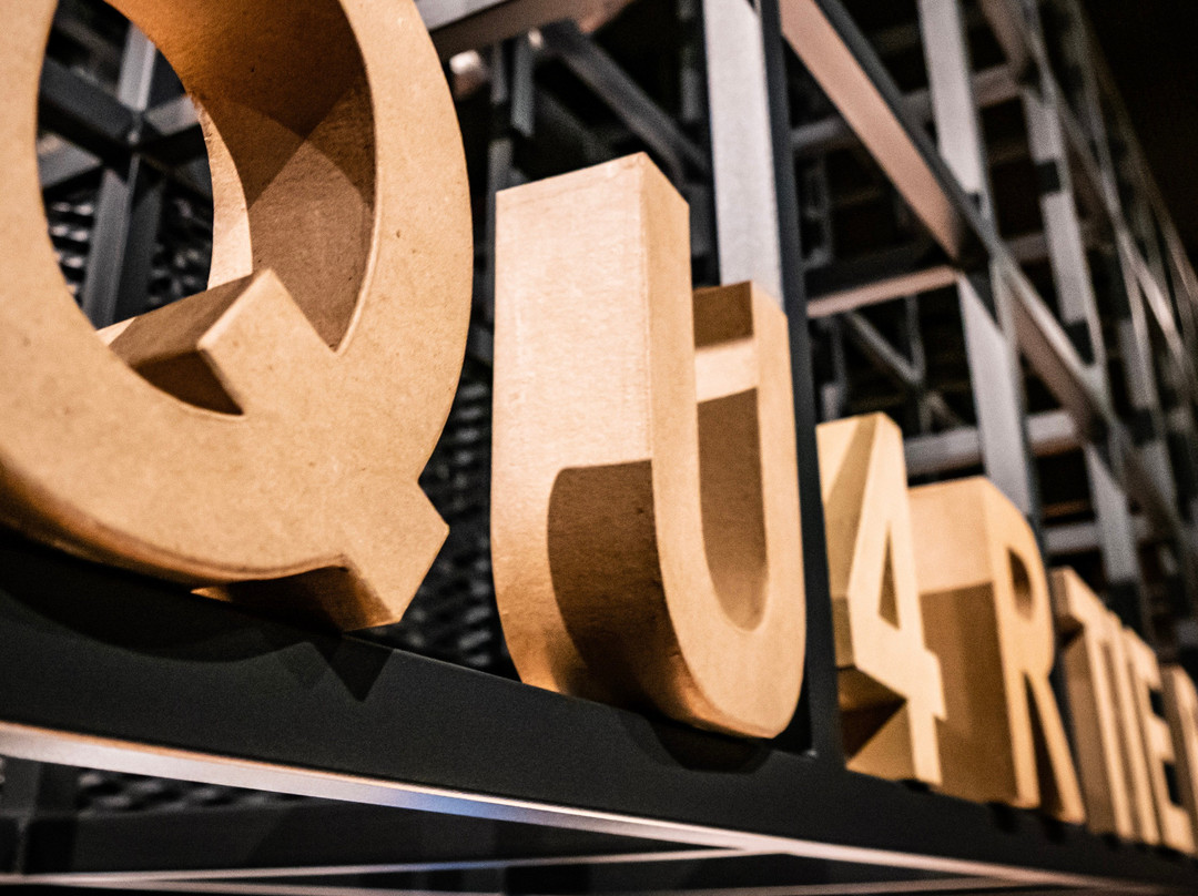 QU4RTIER Restaurant & Bar