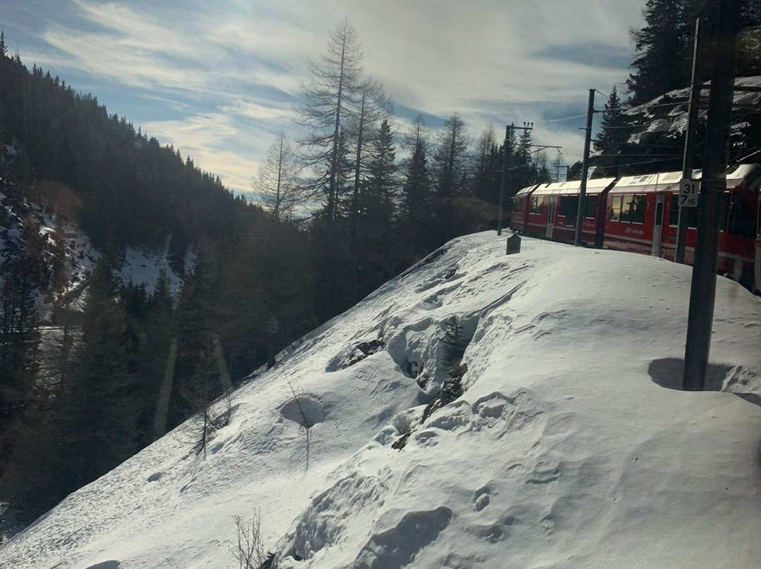Trenino Rosso del Bernina-蒂拉诺必去景点