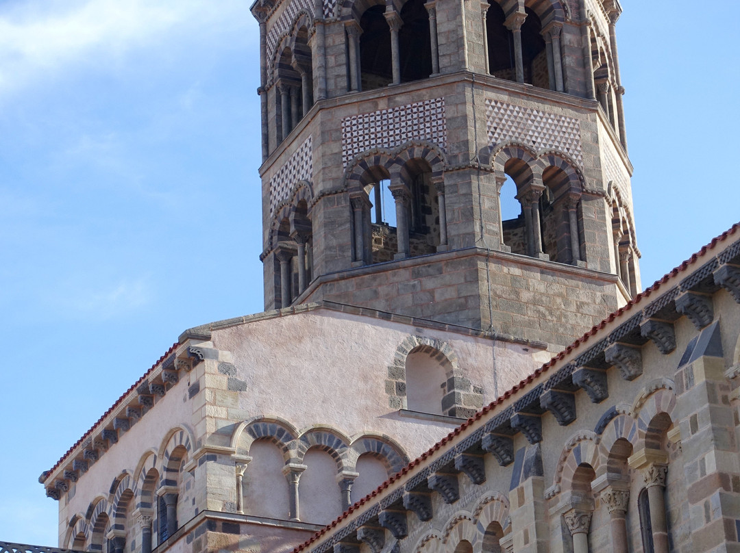 L'Abbatiale Saint-Austremoine景点图片