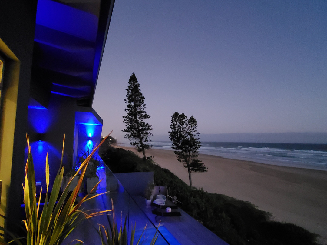 Escape To The Beach主图