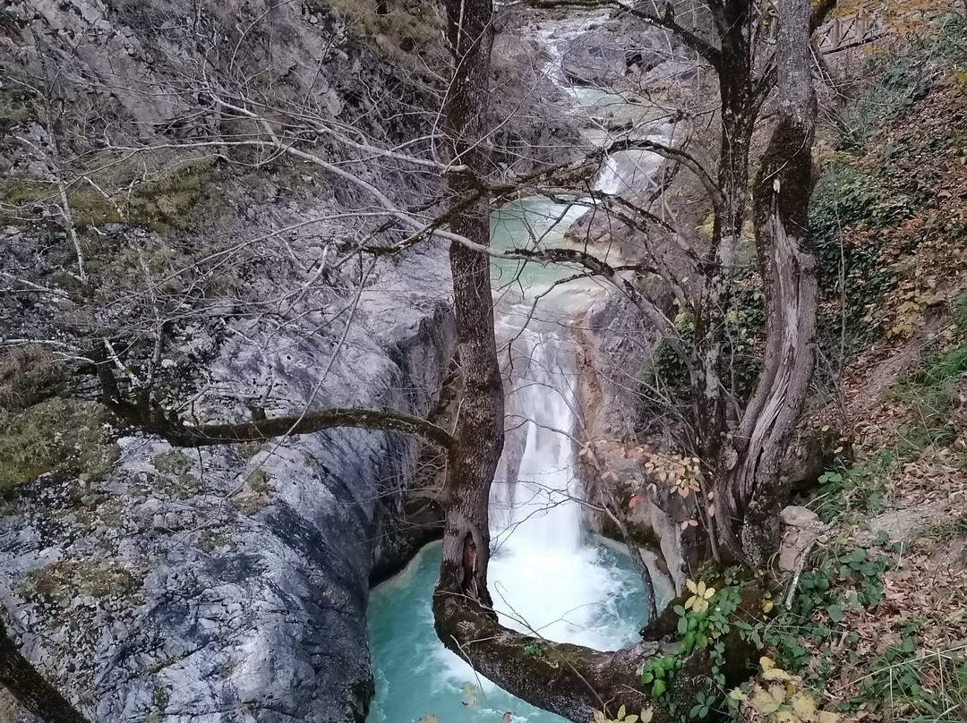 Mavigöl Kuzalan Falls景点图片