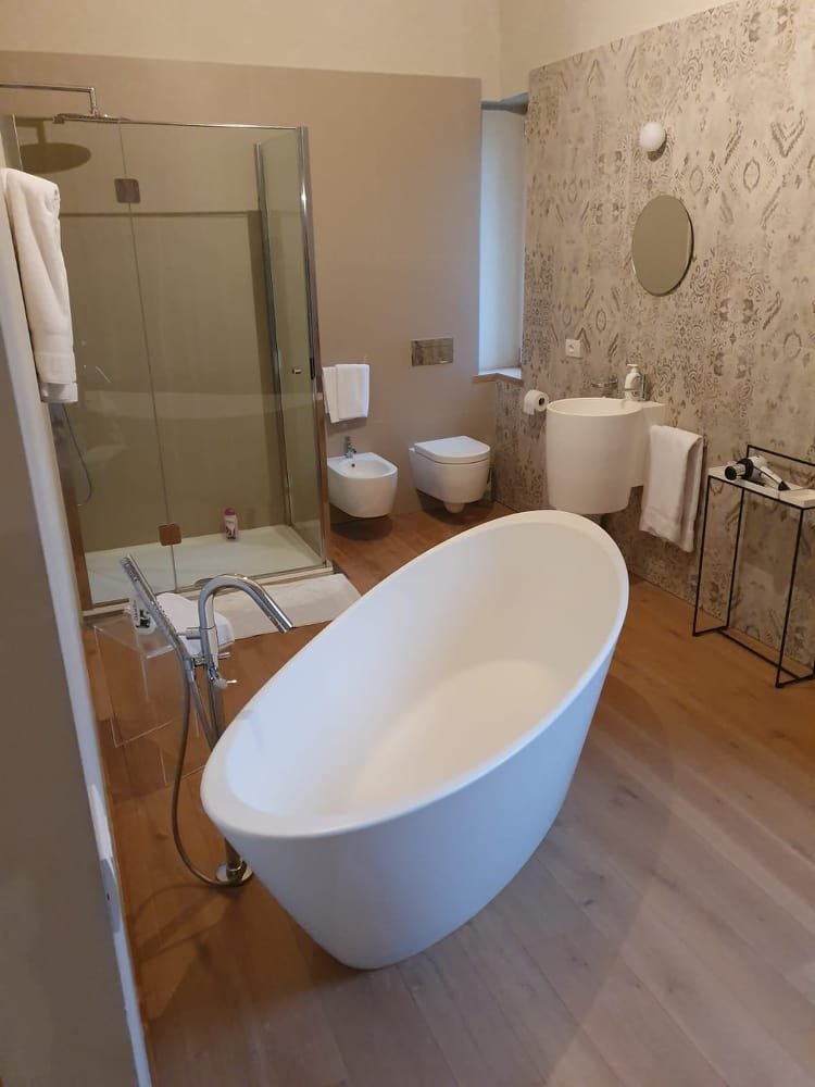 Amico Country House-浴室