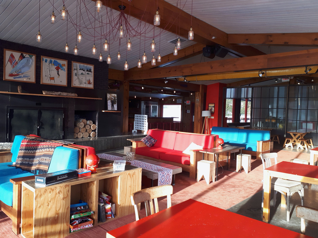 湖畔之家酒店主图