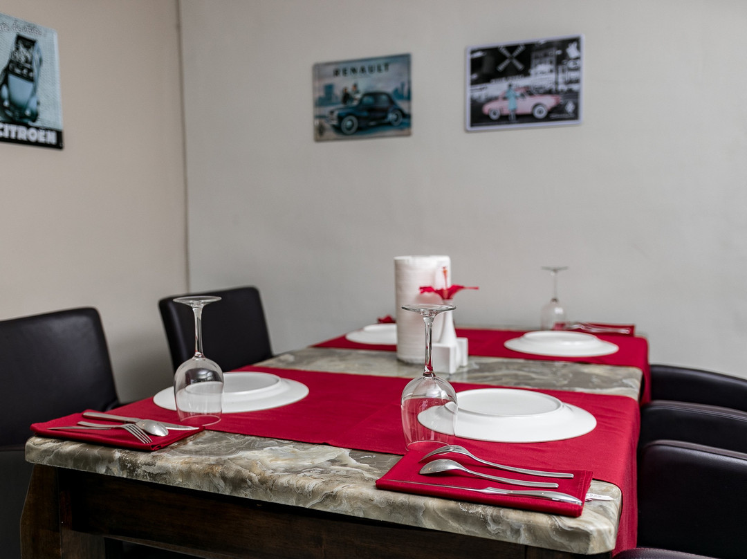 Red Mango Hotel and Apartments主图